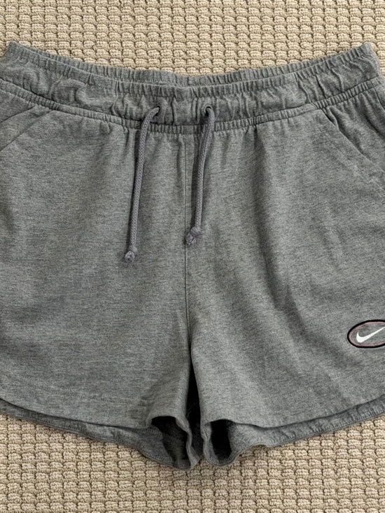 Nike Pants - Nike Gray athletic gym knit shorts Size M MINT! Sports